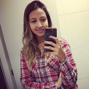 Meet your Posher, Larissa